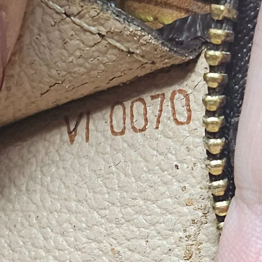 Authentic Louis Vuitton Monogram Petit Bucket Pouch - Picture 6 of 10